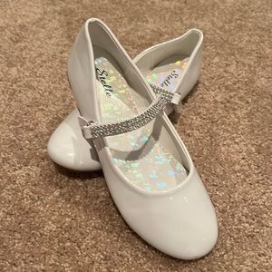 Girls White Dress Shoes